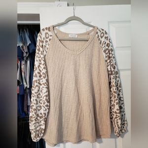 Women's long sleeved top